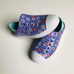 Sketchers Size 2 Girls Play Shoes